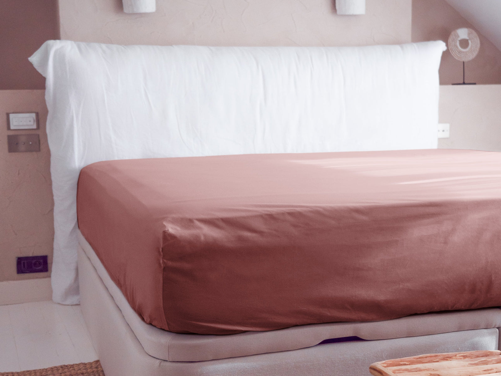 Dejorine - Drap housse en Percale de Coton - Teinte Grenat d'antan - Couleur Rose Rouge Foncé