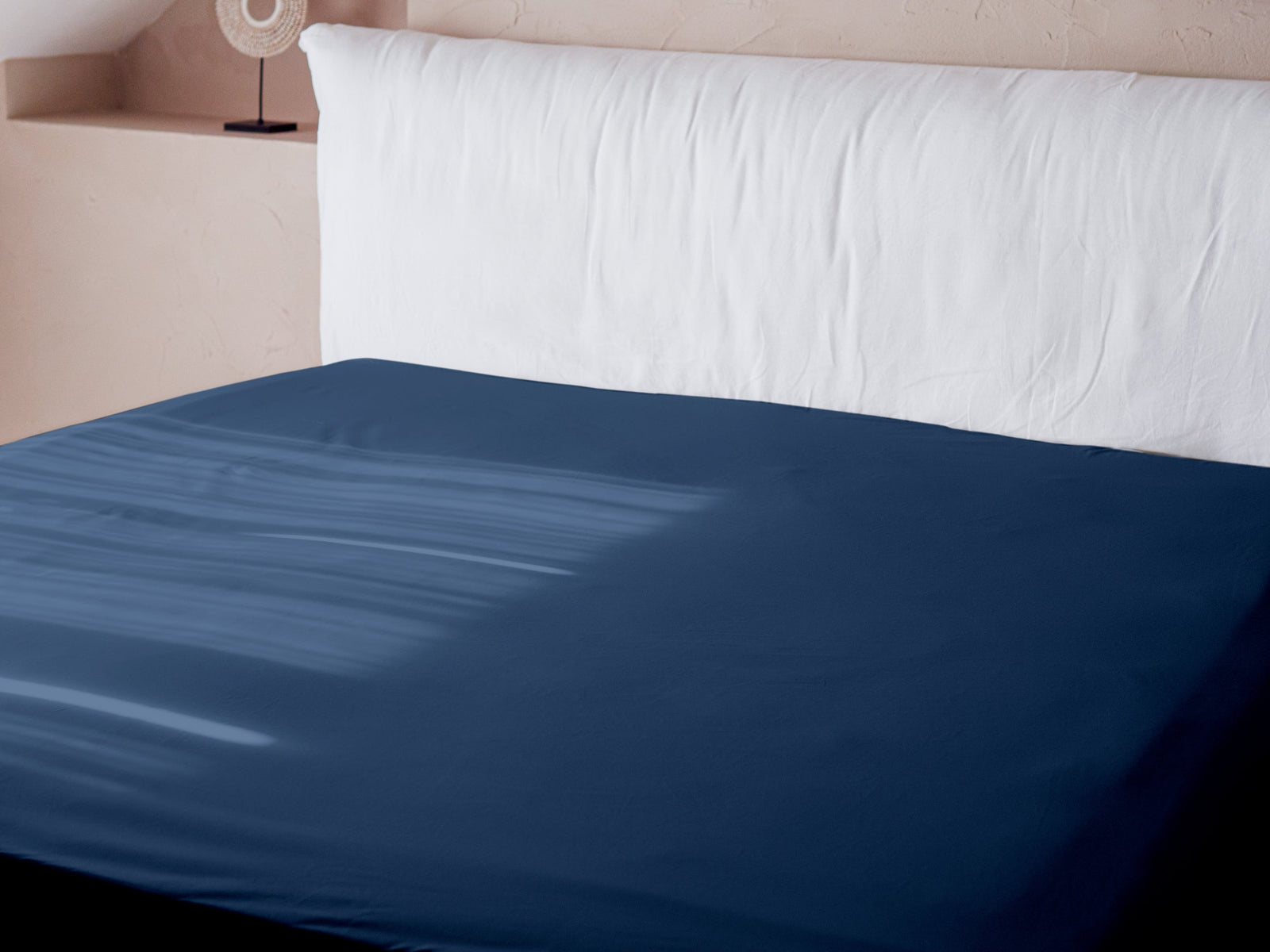 Dejorine - Drap housse en Percale de Coton - Teinte Ombre de saphir - Couleur Bleu Foncé Denim