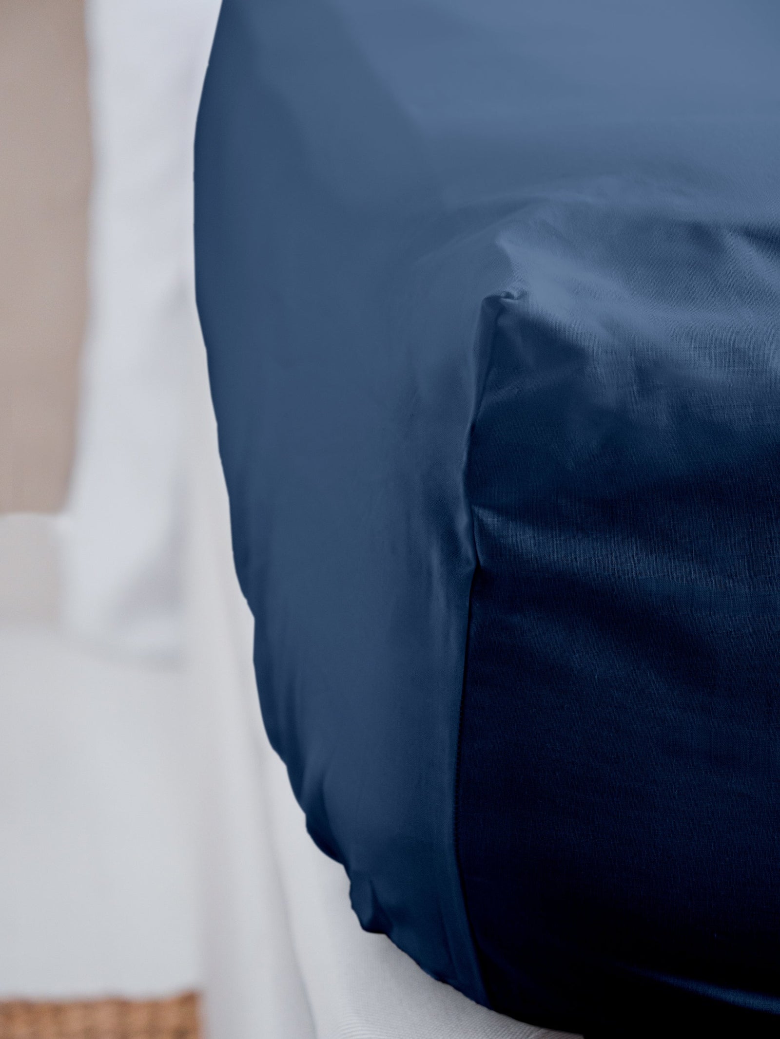 Dejorine - Drap housse en Percale de Coton - Teinte Ombre de saphir - Couleur Bleu Foncé Denim