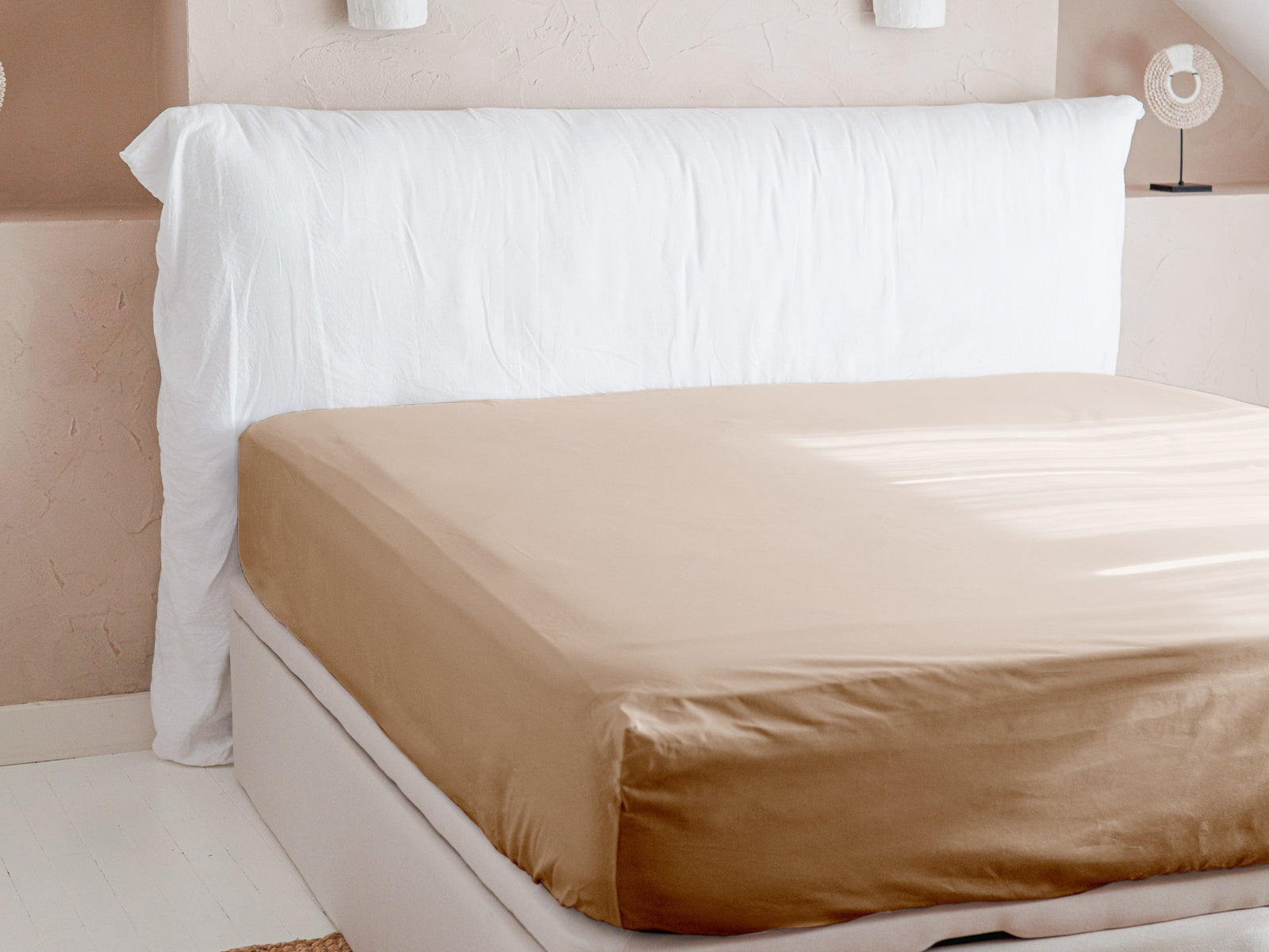 Dejorine - Drap housse en Percale de Coton - Teinte Terre d'Orient - Couleur Marron Beige Foncé