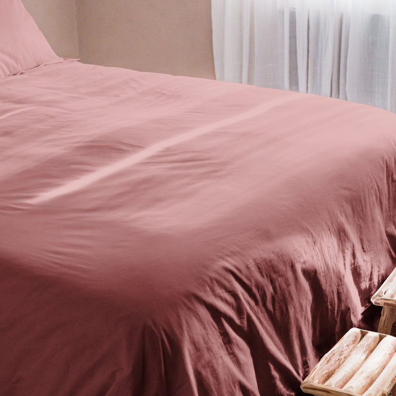 Dejorine - Parure de lit en Percale de Coton - Teinte Grenat d'antan - Couleur Rose Rouge Foncé