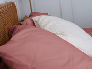 Dejorine - Parure en Percale de Coton - Teinte Grenat d'antan - Couleur Rose Rouge Foncé