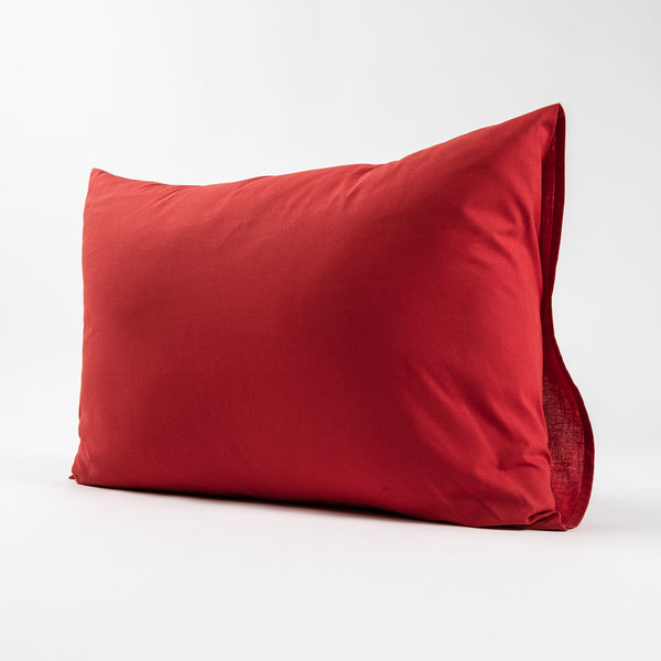 Taie d'oreiller rectangulaire en coton 57 fils/cm² rouge tissée en France - Made in France - Dejorine